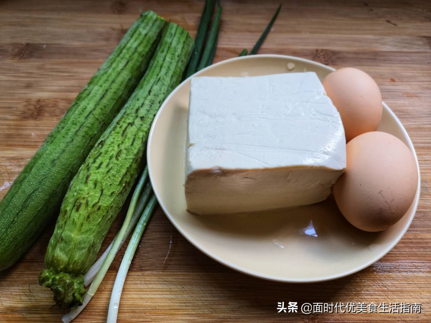 夏天多喝此汤，美白肌肤去斑点，每天坚持来一碗，40岁也很美