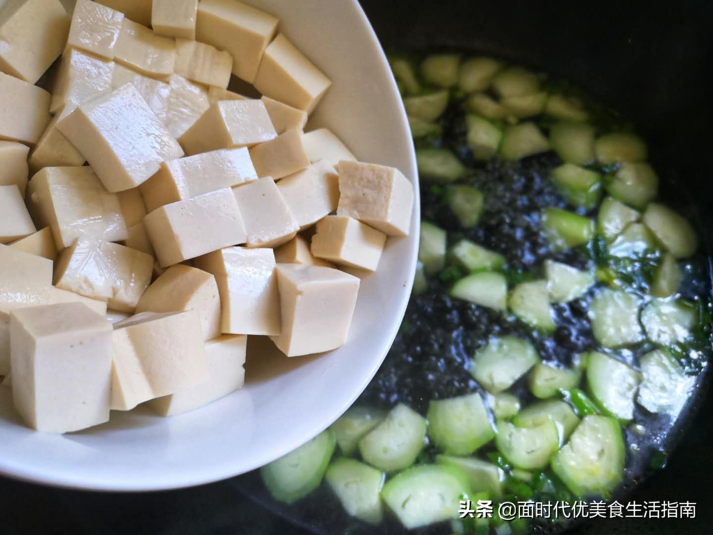 夏天多喝此汤，美白肌肤去斑点，每天坚持来一碗，40岁也很美